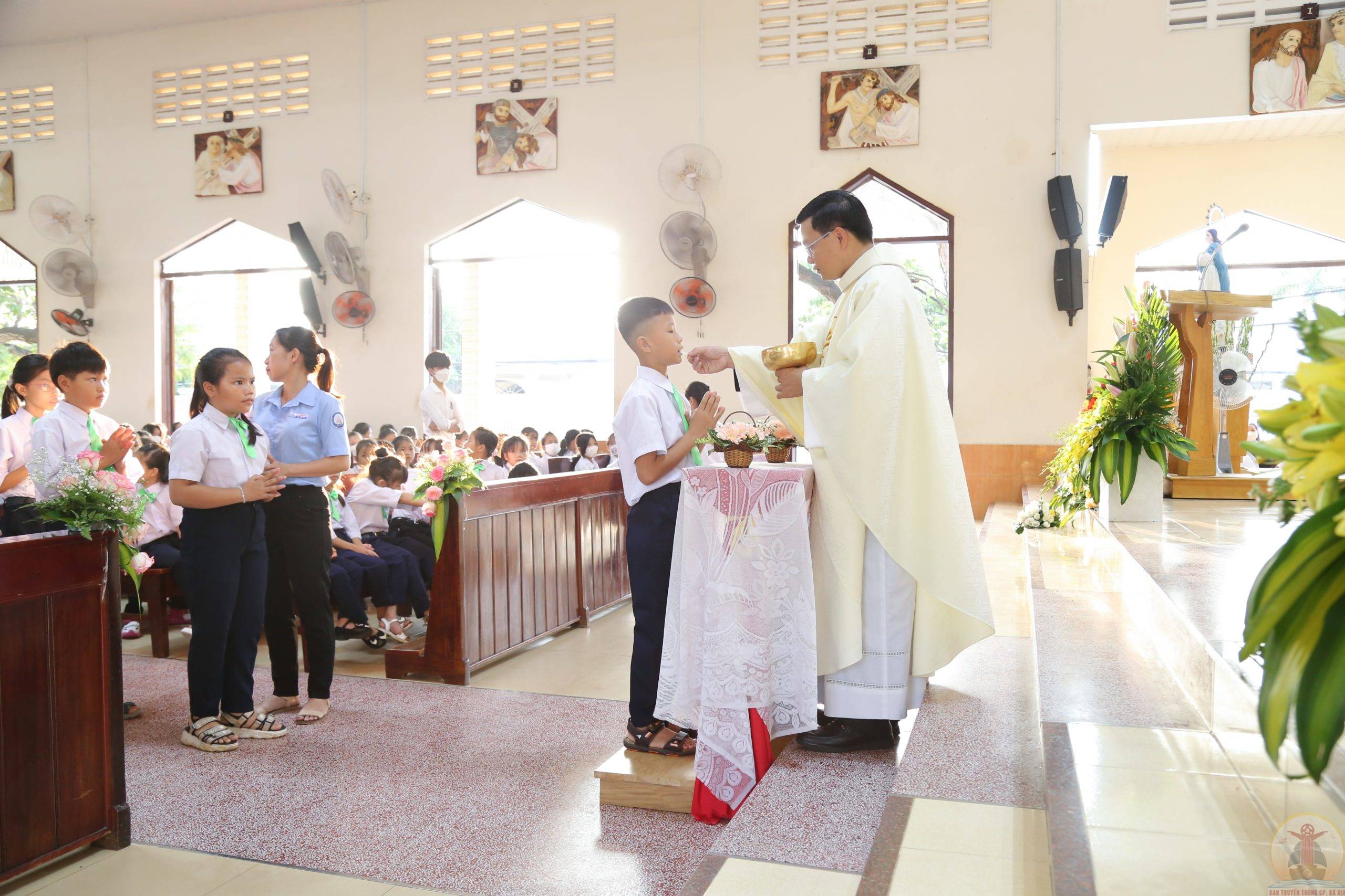 Gx. Phước Bình: 198 thiếu nhi rước lễ lần đầu- 14.8.2022