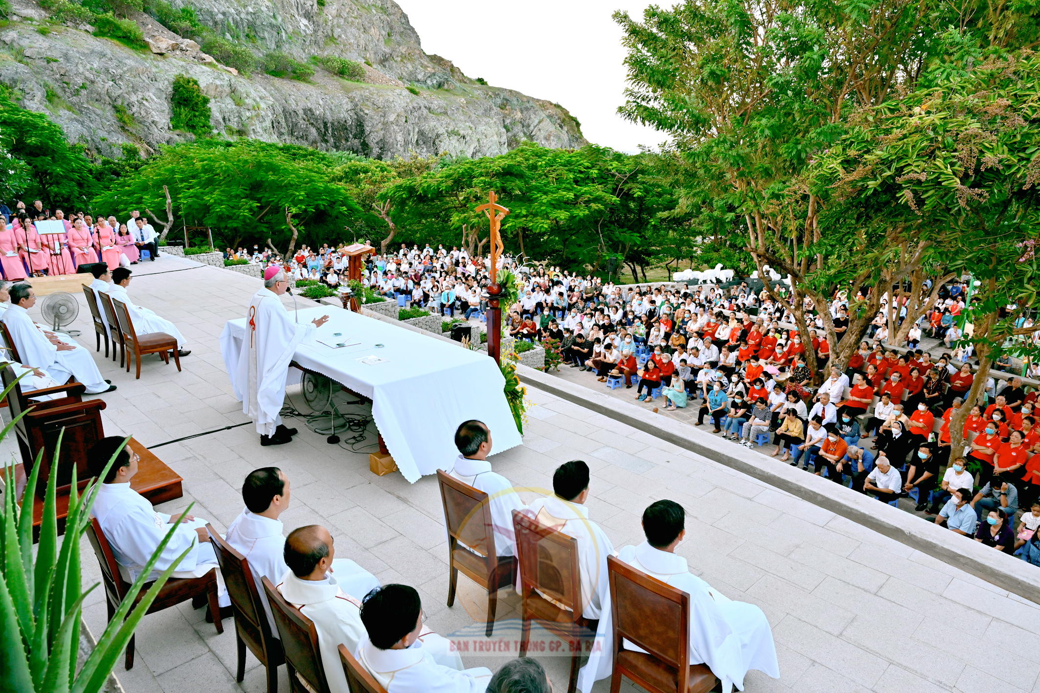 Núi Chúa Tao Phùng: Hành hương ngày Thứ Sáu đầu tháng 09.2022