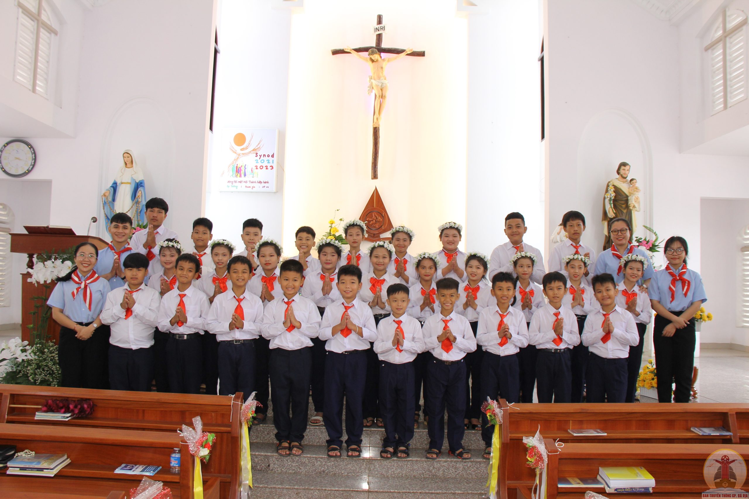Gx. Thanh An: 29 em thiếu nhi lần đầu rước Chúa- 30.10.2022