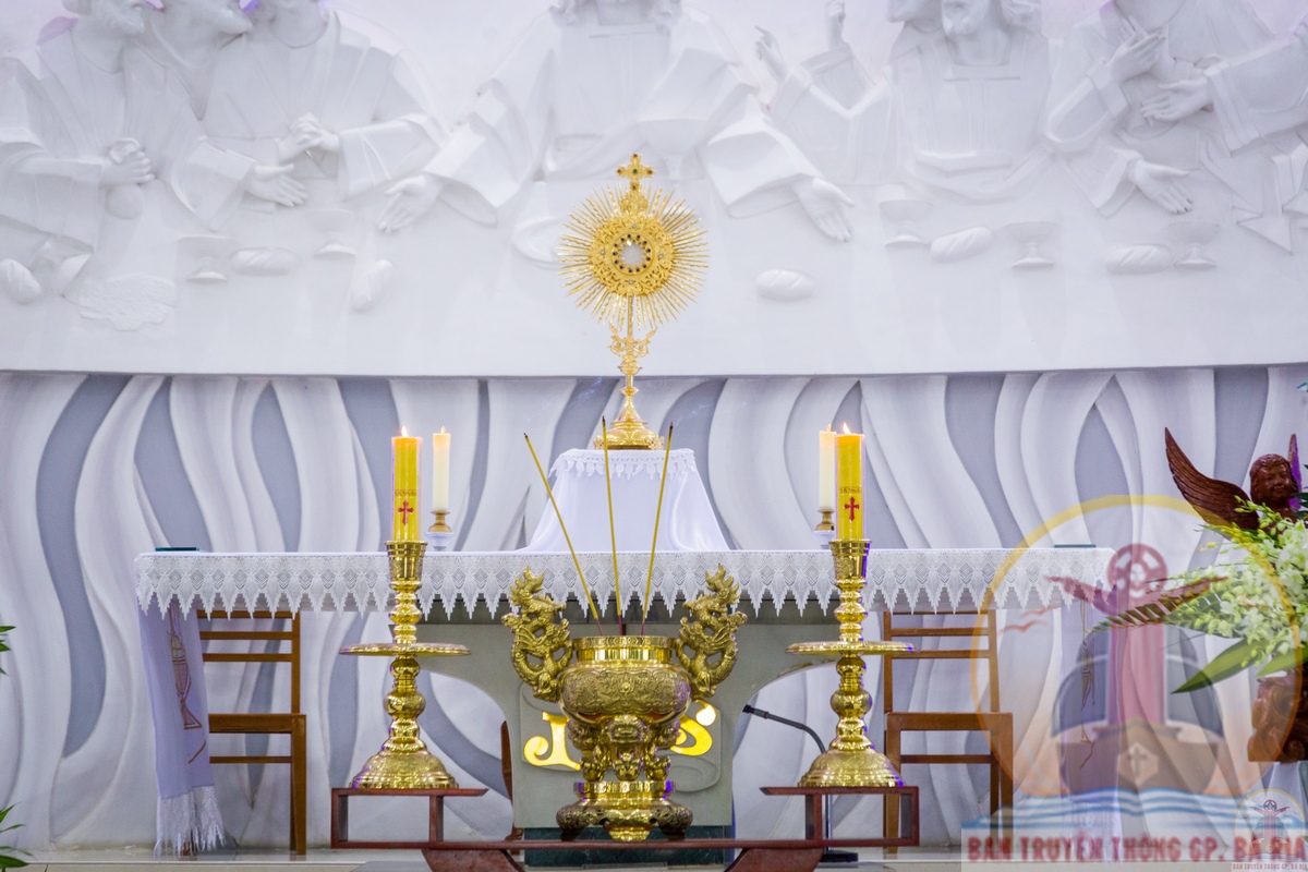 Gx. Thanh Phong: Chầu Thánh Thể thay Giáo phận- Ngày 20.11.2022