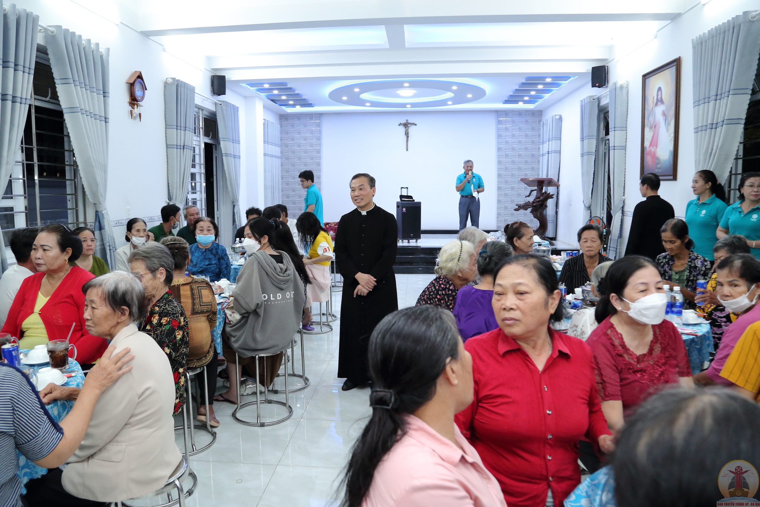 Gx. Chánh Tòa: Cử hành Ngày Thế Giới Người Nghèo lần thứ VI