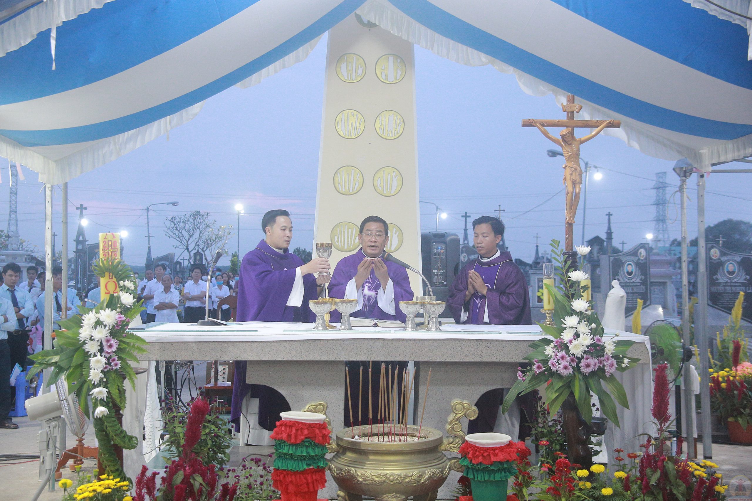 Gx. Láng Cát: Thánh lễ cầu cho các đẳng linh hồn- 02.11.2022