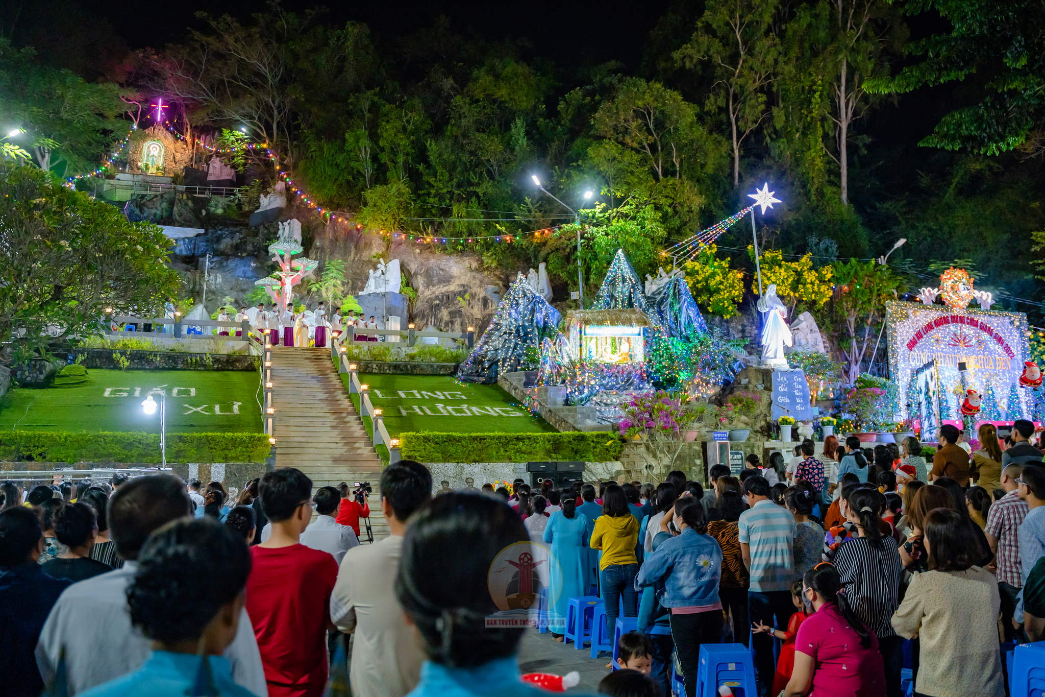 Gx. Long Hương: Canh thức Vọng Giáng Sinh và thánh lễ đêm 24.12.2022