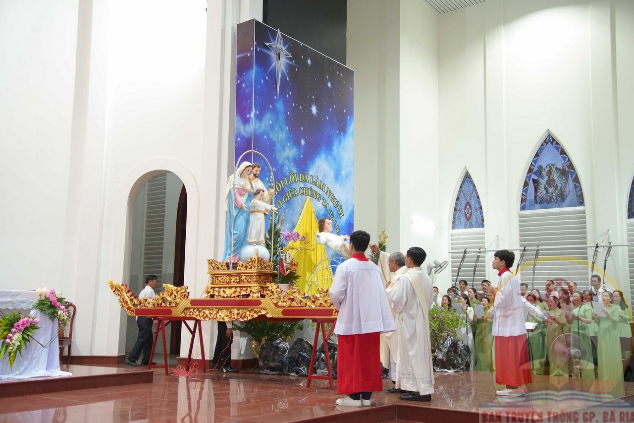 Gx. Đông Hải: Thánh lễ mừng kính Thánh Gia Thất- Bổn mạng Giáo xứ
