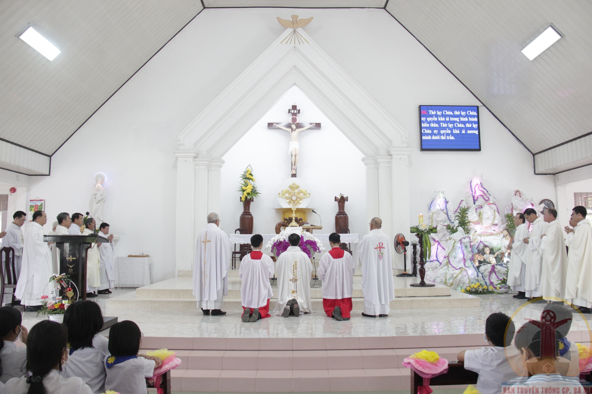 Gx. Hòa Phước: Chầu Thánh Thể thay Giáo phận- 08.01.2023