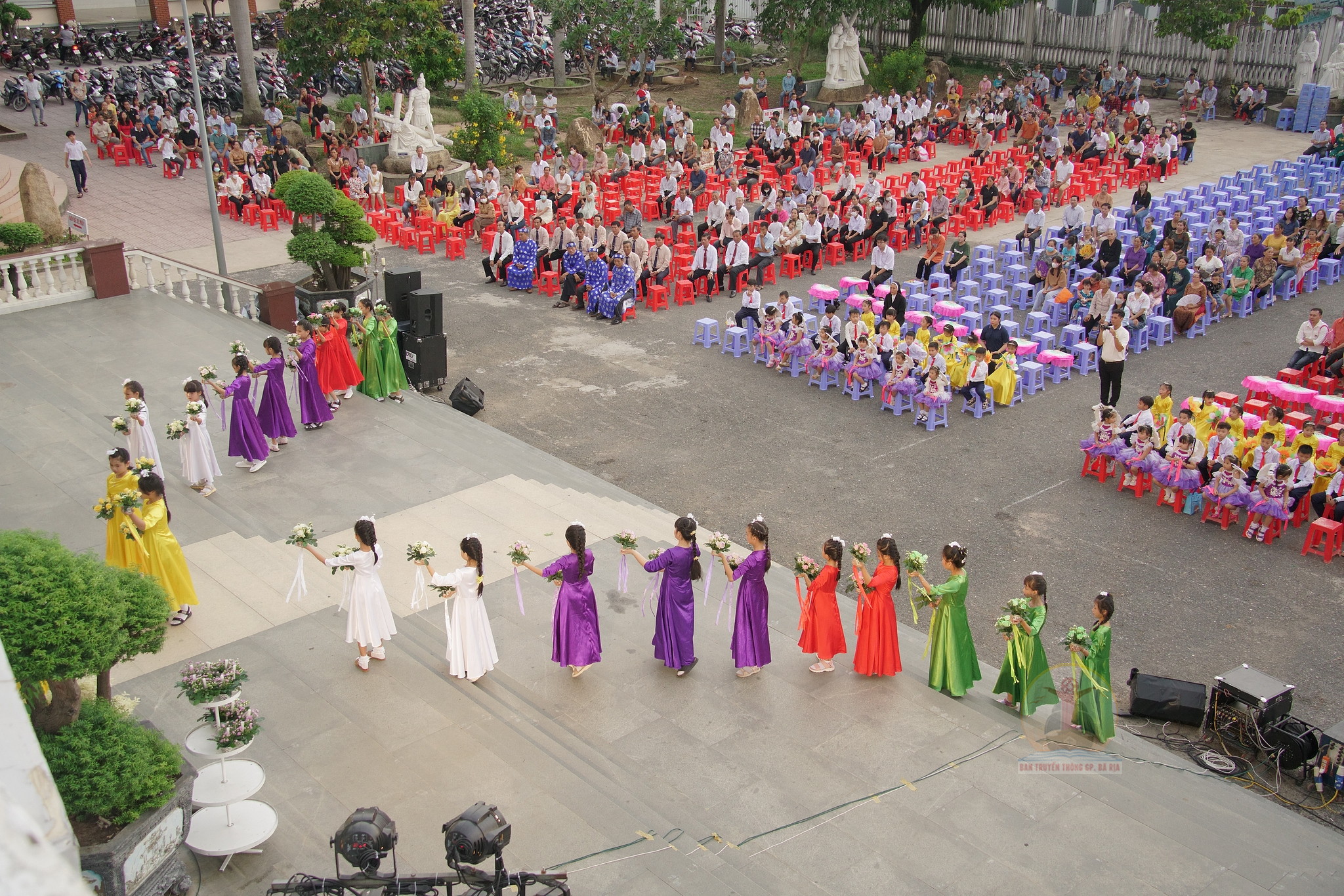 Gx. Láng Cát: Bế mạc Tháng Hoa 2023