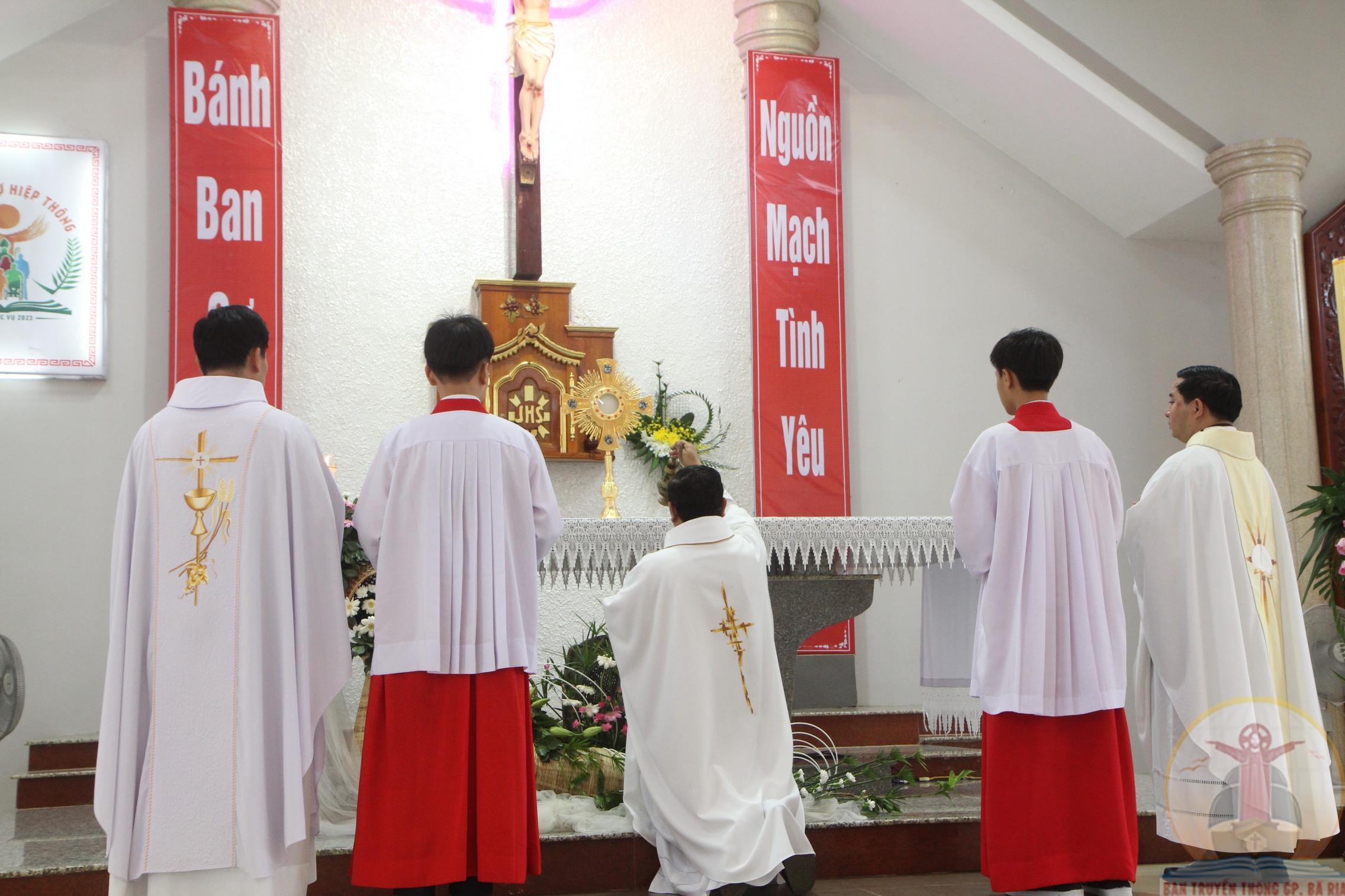 Gx. Thiện Phước: Chầu Thánh Thể thay Giáo phận- 07.5.2023