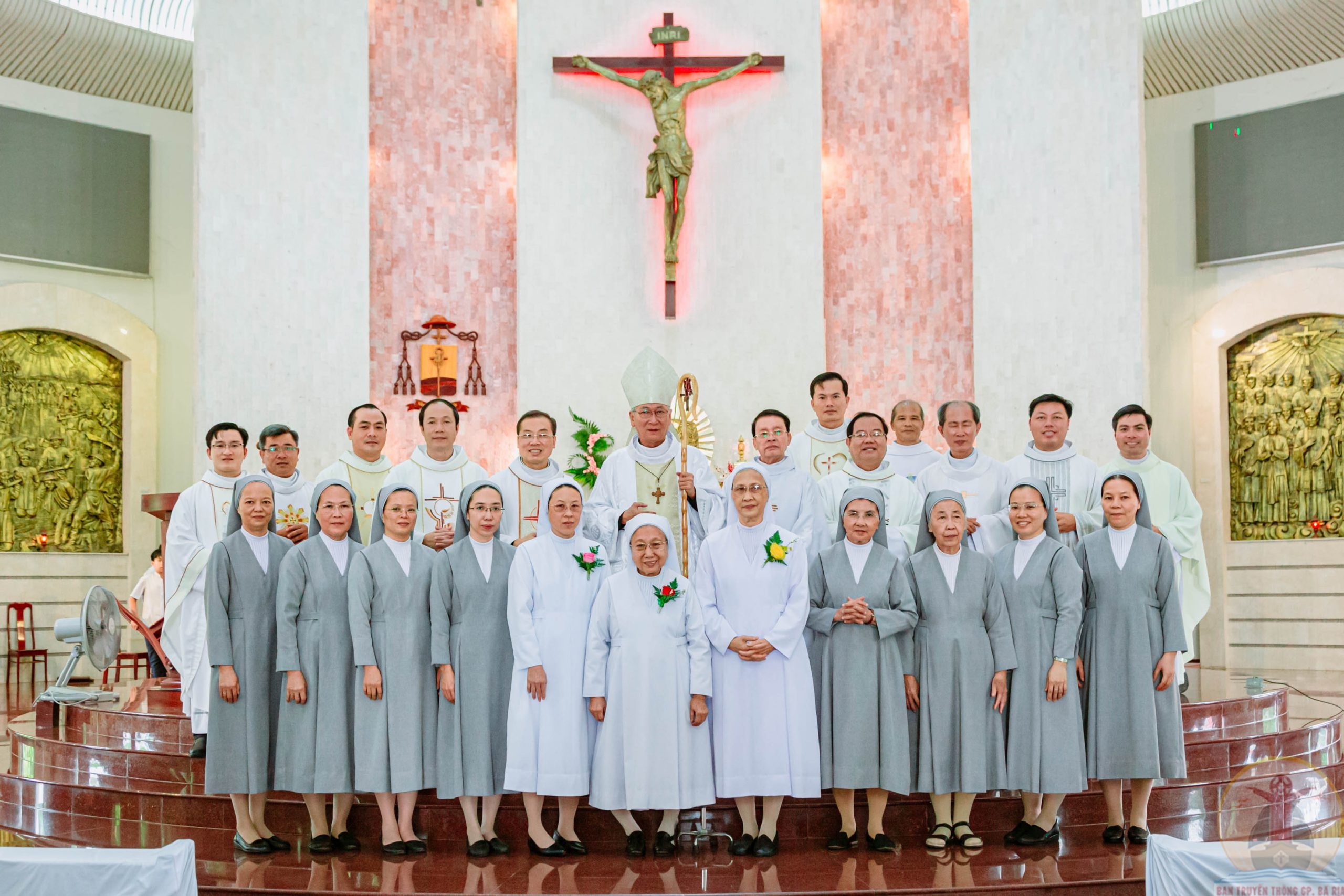 Gx. Chánh Tòa: Thánh lễ Tạ ơn mừng kỷ niệm Khấn Dòng của quý Nữ tu Dòng Thánh Phaolô