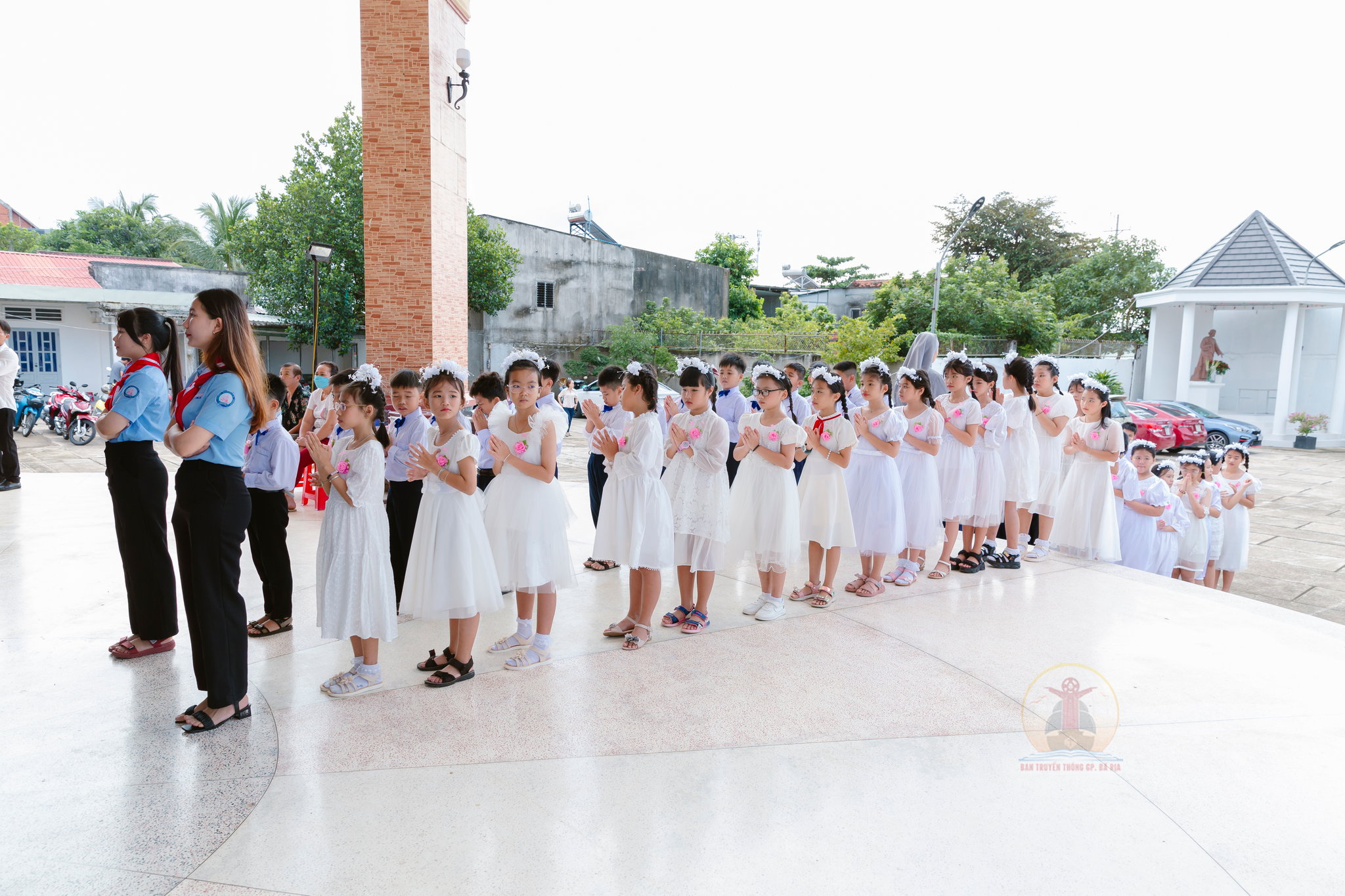 Gx. Phước Tân: 53 em thiếu nhi rước lễ lần đầu – Ngày 11.6.2023