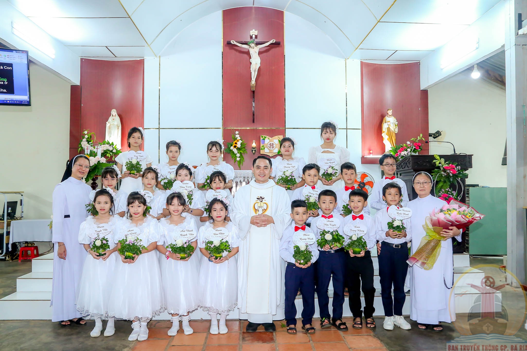 Giáo điểm Hòa Vinh: Thánh lễ ban Bí tích Thánh Thể lần đầu- 11.6.2023