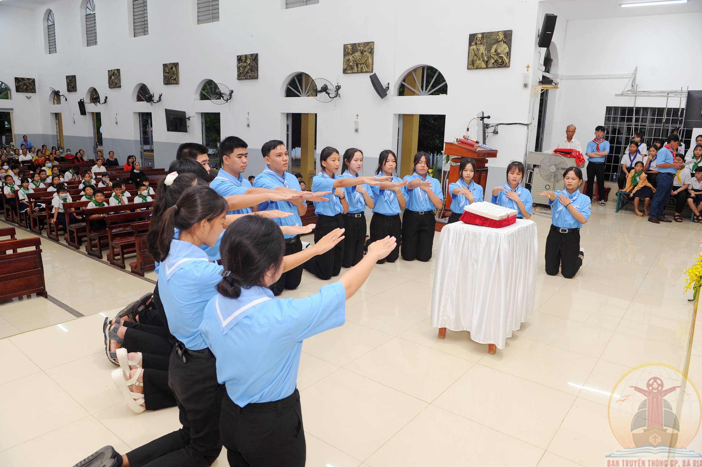 Gx. Hòa Lâm: Thánh lễ Bổn mạng Giới Thiếu Nhi và Tuyên hứa Giáo lý viên cấp I