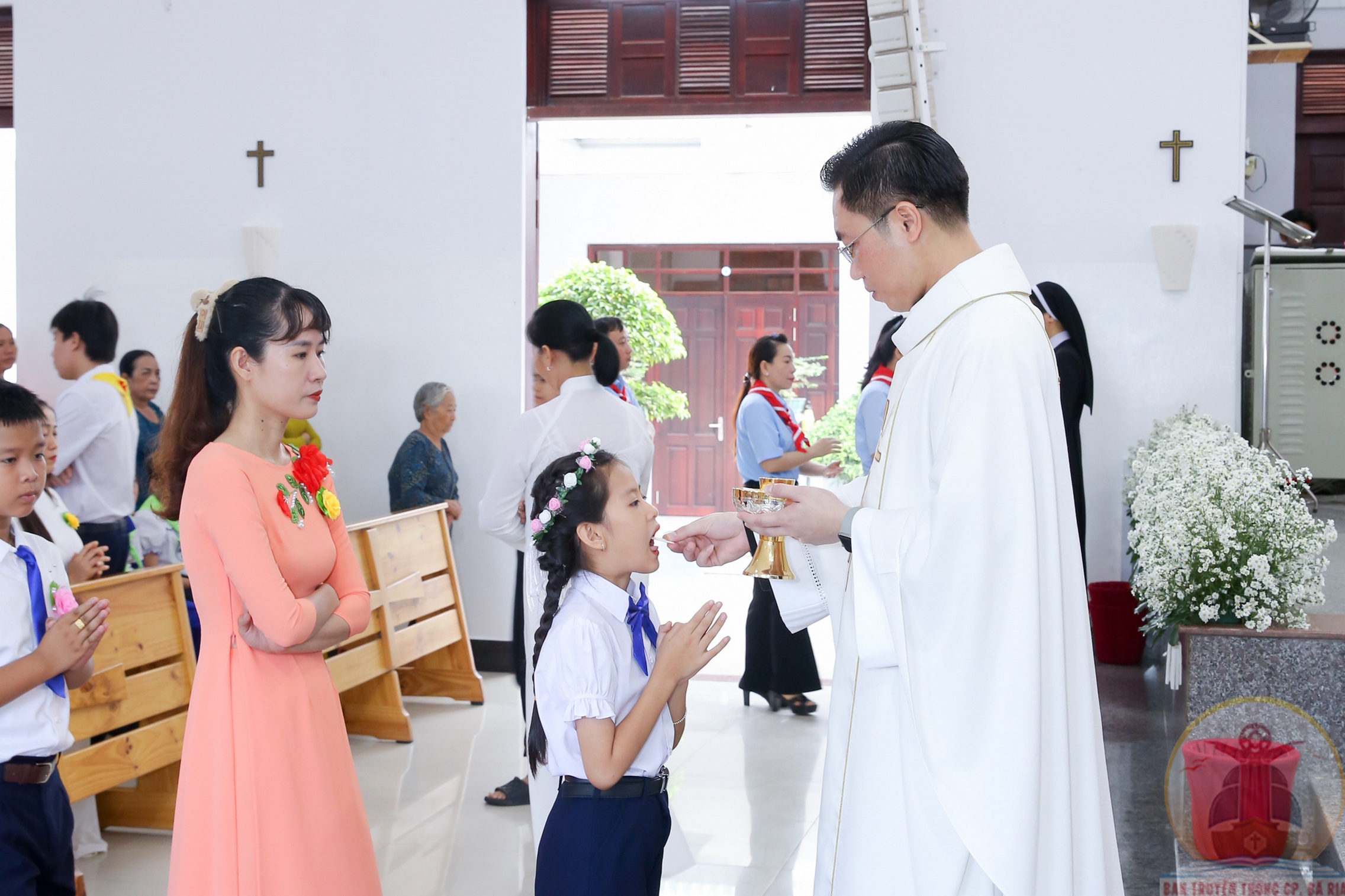 Gx. Hòa Tân: Thánh lễ ban Bí tích Thánh Thể lần đầu- 11.6.2023