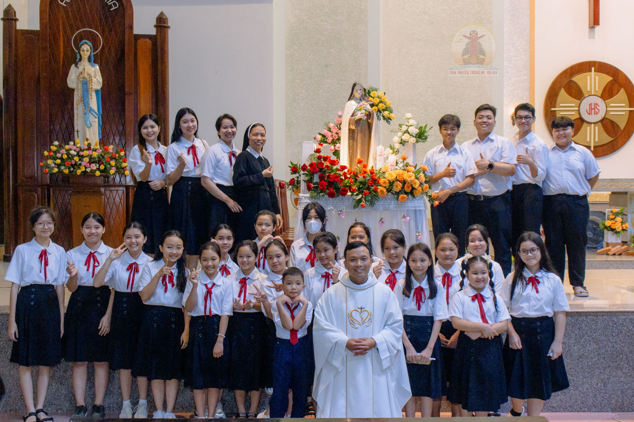 Gx. Ngọc Hà: Mừng lễ Thánh Têrêsa – Bổn mạng Ca đoàn Thiếu nhi – Ngày 02.10.2023