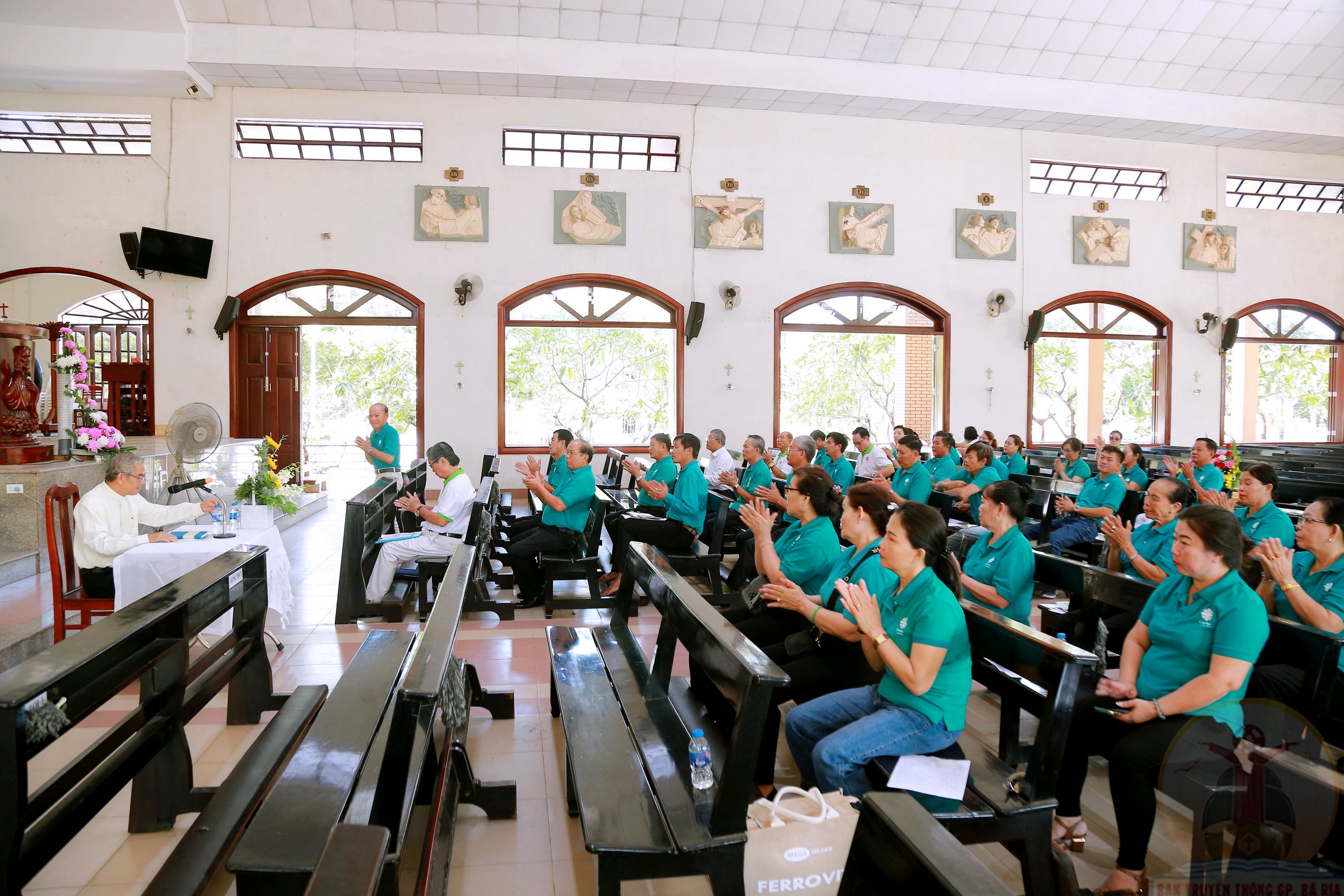 Gx. Ngọc Hà: Caritas Hạt Long Hương họp mặt mừng lễ Bổn mạng