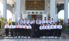 Giáo điểm Hòa Tâm: Đức Cha Emmanuel ban Bí tích Thêm sức cho 32 thiếu nhi- Ngày 18.02.2024