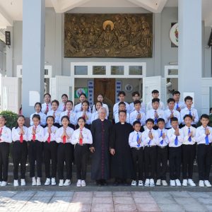 Giáo điểm Hòa Tâm: Đức Cha Emmanuel ban Bí tích Thêm sức cho 32 thiếu nhi- Ngày 18.02.2024