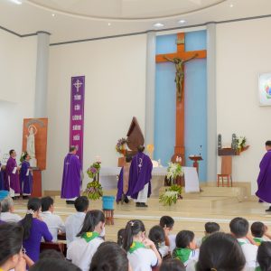 Gx. Hòa Lâm: Chầu Thánh Thể thay Giáo phận 2024