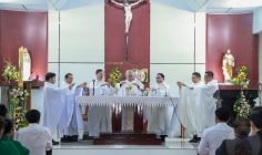 Giáo điểm Hòa Vinh: Đức Cha Emmanuel cử hành thánh lễ mừng Chúa Phục Sinh- Ngày 31.3.2024