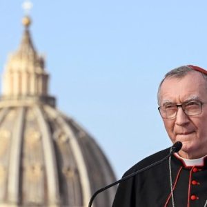 Đức Hồng y Parolin: Đối với Đức Thánh cha đàm phán không phải là đầu hàng