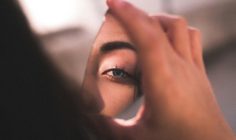 Sự phù phiếm làm thoái hoá chúng ta
