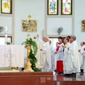 Gx. Chánh Tòa: Thánh lễ khai mạc ngày Chầu Thánh Thể thay Giáo phận – 14. 4. 2024