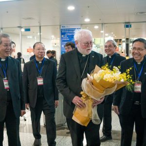 Đức Tổng Giám mục Paul Richard Gallagher, Bộ trưởng Ngoại giao Toà Thánh đã tới Việt Nam