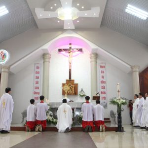 Gx. Thiện Phước: Chầu Thánh Thể thay Giáo phận- 28.4.2024