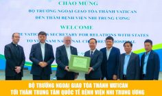 Bộ trưởng Ngoại giao Tòa Thánh Vatican thăm Trung tâm quốc tế – Bệnh viện Nhi Trung ương tại Hà Nội