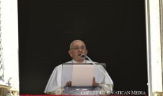 Kinh Lạy Nữ Vương Thiên Đàng (07.04.2024) – ĐTC Phanxicô: Có được sự sống trong Danh của Chúa Giêsu