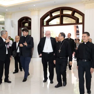 Đức Tổng Giám mục Paul Richard Gallagher, Bộ trưởng Ngoại giao Tòa Thánh, đến Tổng Giáo phận Sài Gòn