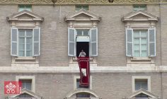 Kinh Lạy Nữ Vương Thiên Đàng (01.04.2024) – ĐTC Phanxicô: Tiếp tục niềm vui Phục Sinh