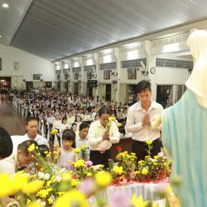 Gx. Lam Sơn: Tiến hoa khai mạc Tháng Hoa tôn kính Đức Mẹ- 02.5.2024