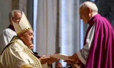 Đức Thánh Cha chủ sự nghi thức trao và đọc Sắc chỉ công bố Năm Thánh 2025