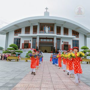 Gx. Nam Bình: Cử hành giờ bế mạc Tháng Hoa – 28.5.2024