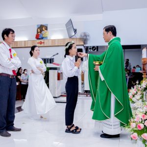 Gx. Bình Ba: 19 em thiếu nhi Rước lễ lần đầu - Ngày 30.6.2024
