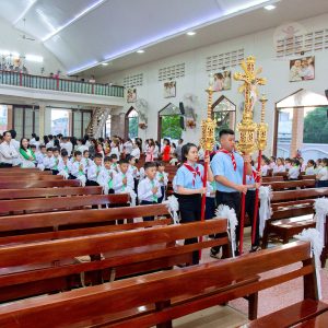 Gx. Phước Bình: 111 em thiếu nhi Rước lễ lần đầu- Ngày 02.6.2024