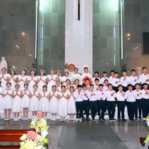 Gx. Hải An: 44 em thiếu nhi Rước lễ lần đầu- Ngày 09.6.2024