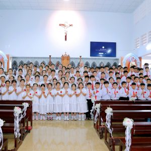 Gx. Xuân Ngọc: 113 thiếu nhi lần đầu rước Chúa- Ngày 02.6.2024
