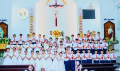 Gx. Trung Đồng:  56 em thiếu nhi nhận Bí tích Thánh Thể lần đầu – Ngày 23.6.2024
