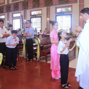 Gx. Phú Hà: Thánh lễ ban Bí tích Thánh Thể  lần đầu - Ngày 30.6.2024