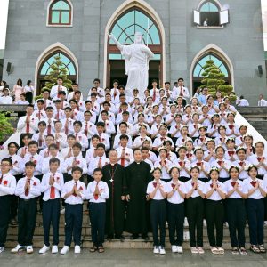 Gx. Hải An: 99 Em thiếu nhi lãnh nhận Bí tích Thêm Sức – Ngày 21.7.2024