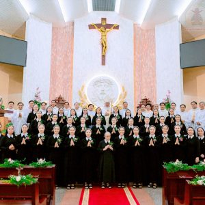 HỘI DÒNG MẾN THÁNH GIÁ BÀ RỊA:  HỒNG ÂN THÁNH HIẾN - NGÀY 27.7.2024