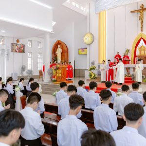 Gx. Phước Tỉnh: Thánh lễ ban Bí tích Thêm Sức - Ngày 12.7.2024