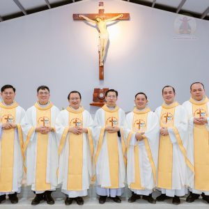 Gx. Thủ Lựu: Thánh lễ kỷ niệm 10 năm hồng ân linh mục của quý cha Khóa 2
