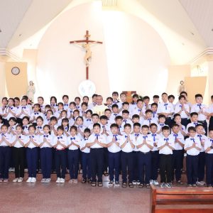 Gx. Hải Sơn: 82 em thiếu nhi lần đầu rước Chúa- Ngày 25.8.2024