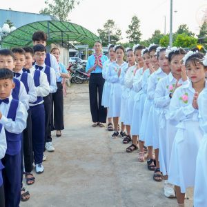 Giáo điểm Bình Thắng: 17 em thiếu nhi rước lễ lần đầu – 15.8.2024