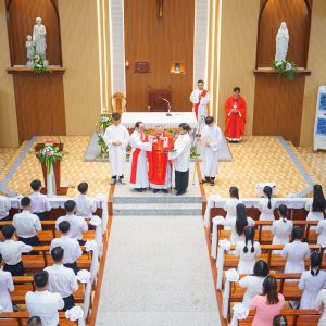 Giáo điểm Tam Phước: Đức Cha Tôma ban Bí tích Thêm sức cho 32 thiếu nhi- Ngày 04.8.2024