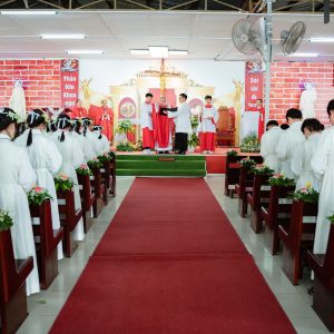 Gx. Đất Đỏ: Đức Cha Tôma ban Bí tích Thêm Sức cho 58 thiếu nhi– Ngày 01.9.2024