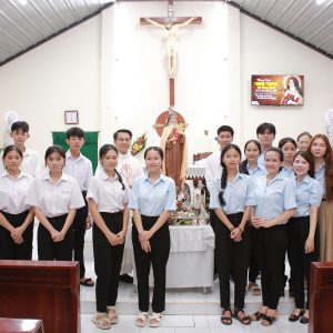 Giáo điểm Phước Hiệp: Giới trẻ mừng lễ Bổn mạng kính Thánh Têrêsa Hài đồng Giêsu