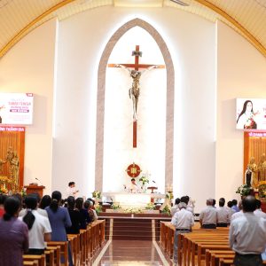 Gx. Láng Cát: Mừng lễ kính Thánh Têrêsa Hài đồng Giêsu- Bổn mạng Giới trẻ